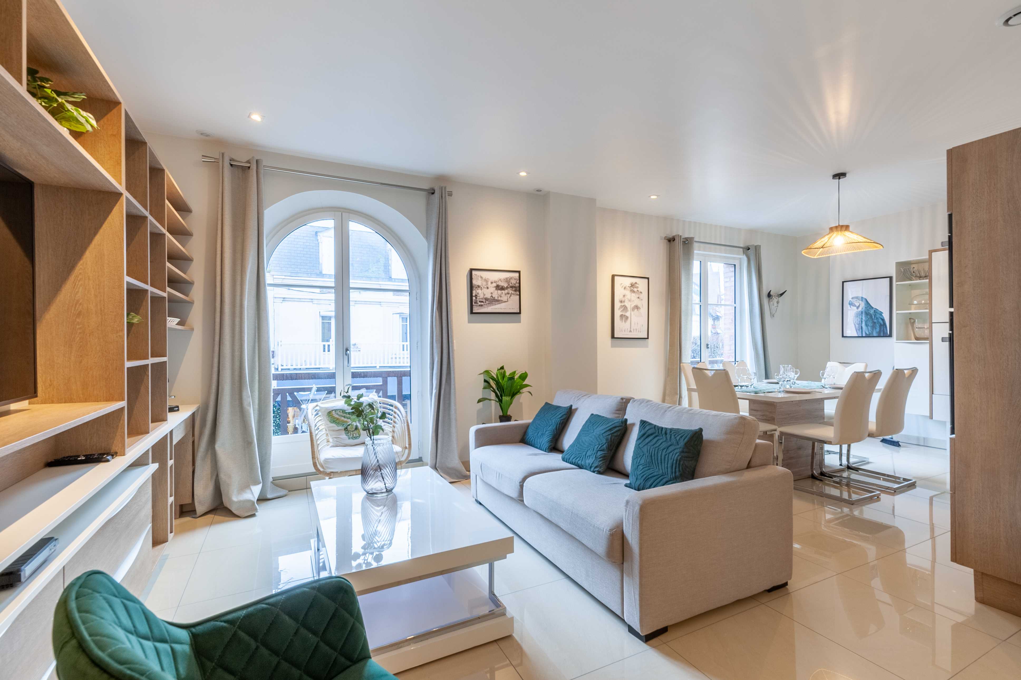 Luxurious 2 bedroom duplex on Place Morny - Tap to explore photos