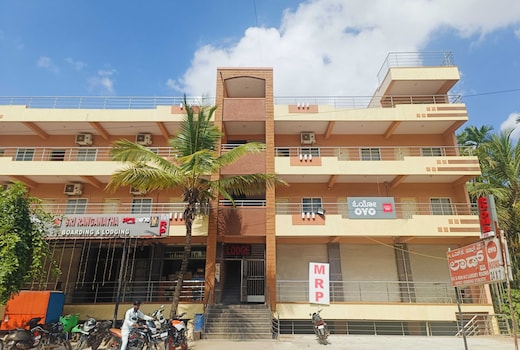 Hotel O P N K Suites