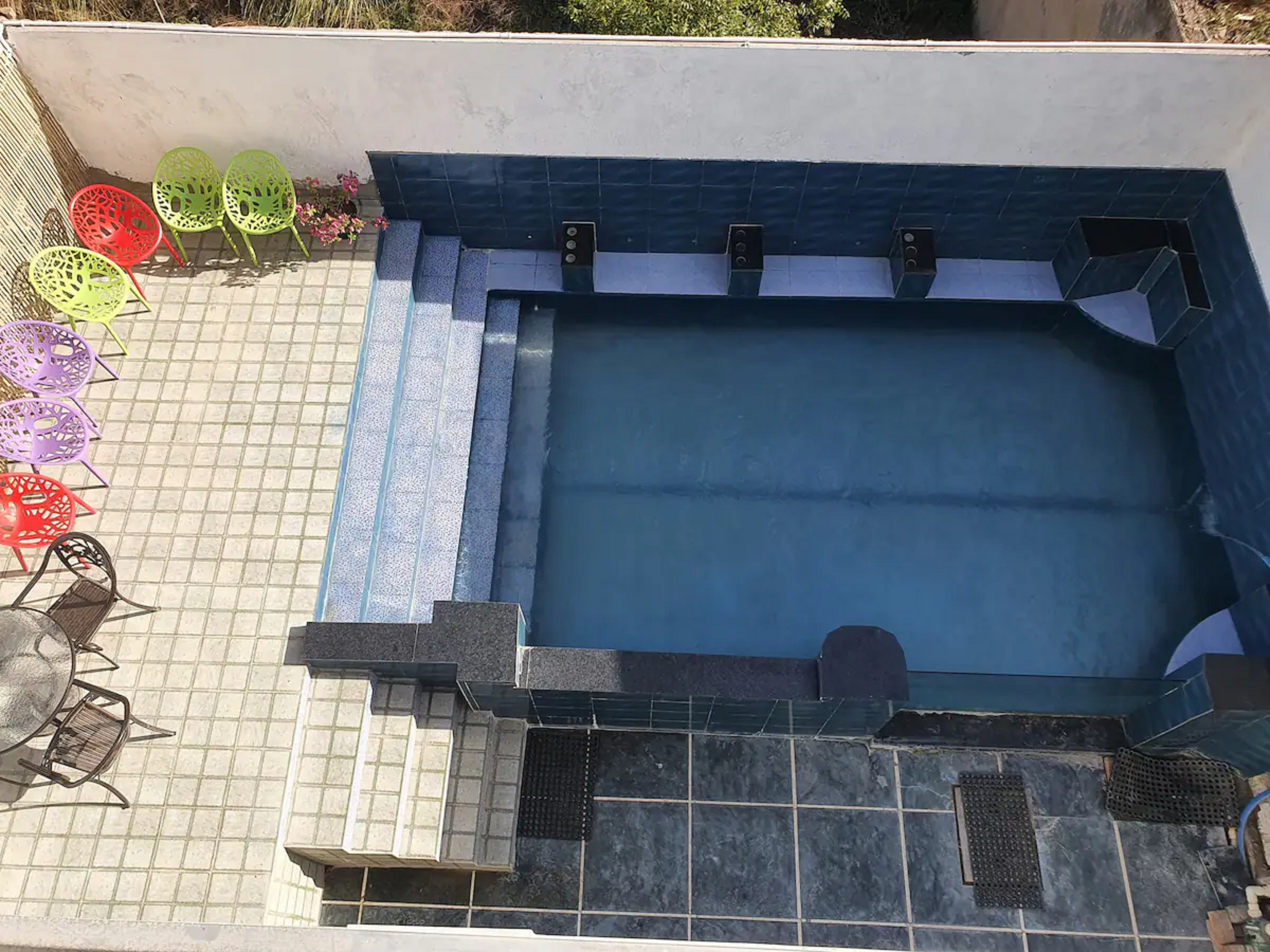 Super Luxurious 4 BHK Pool Farmhouse - Tap to explore photos