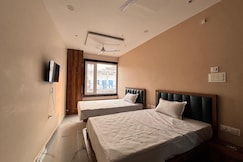 Mannat S R D, Varanasi