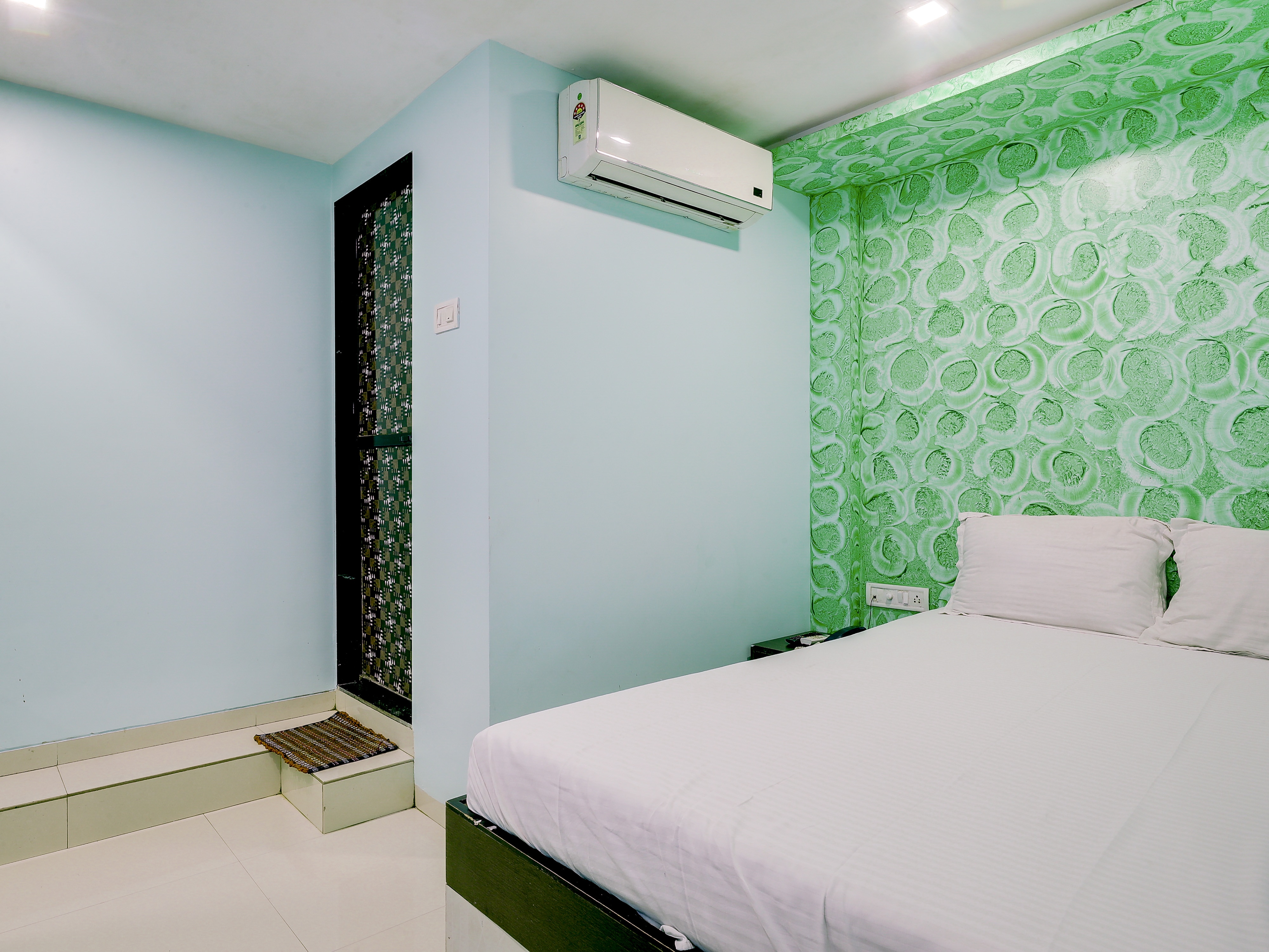 NEW SHRINIWAS LODGING AND BOARDING HOUSE 4