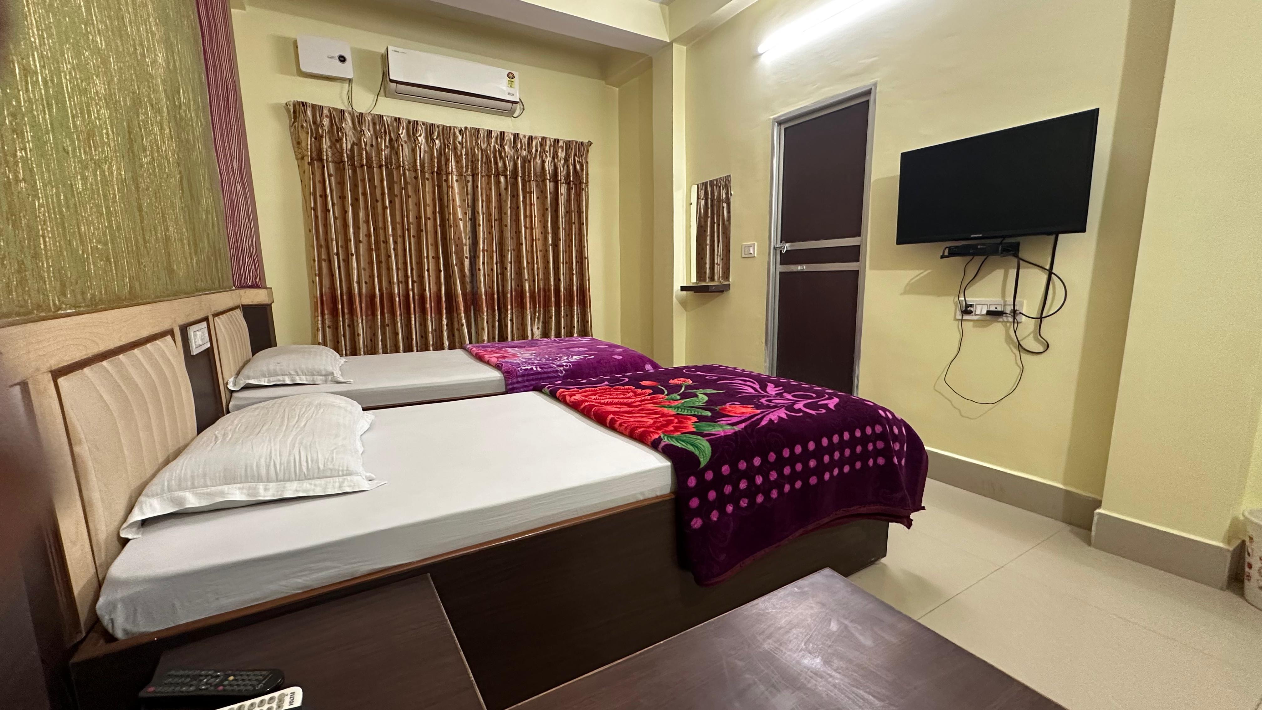 Hotel Manorma Palace - Tap to explore photos