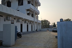 Dhoorji Resort, Khatu