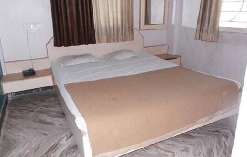 HOTEL SAI SARITA, SHIRDI - Tap to explore photos