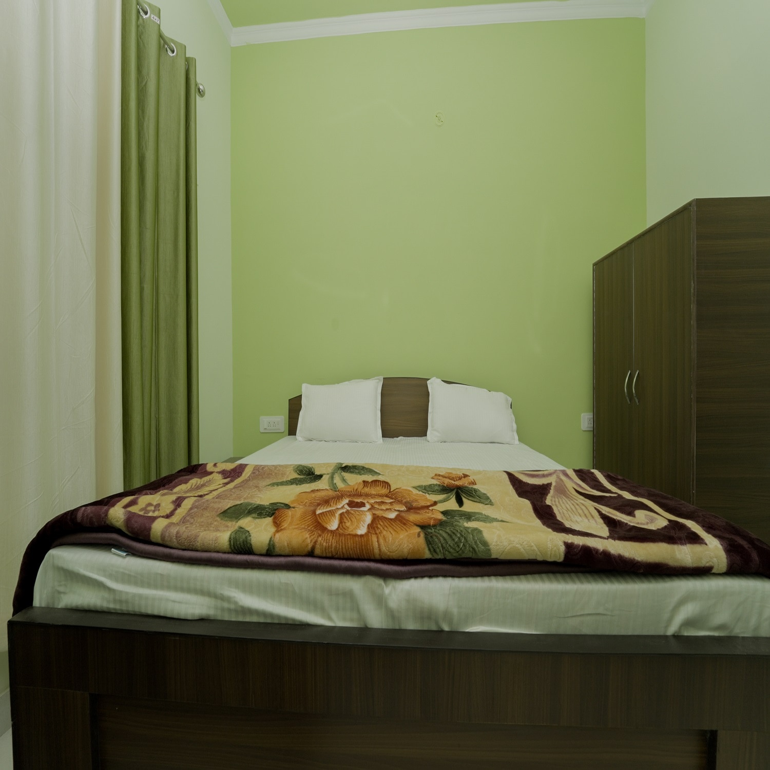 Yog Badri Guest House - Tap to explore photos