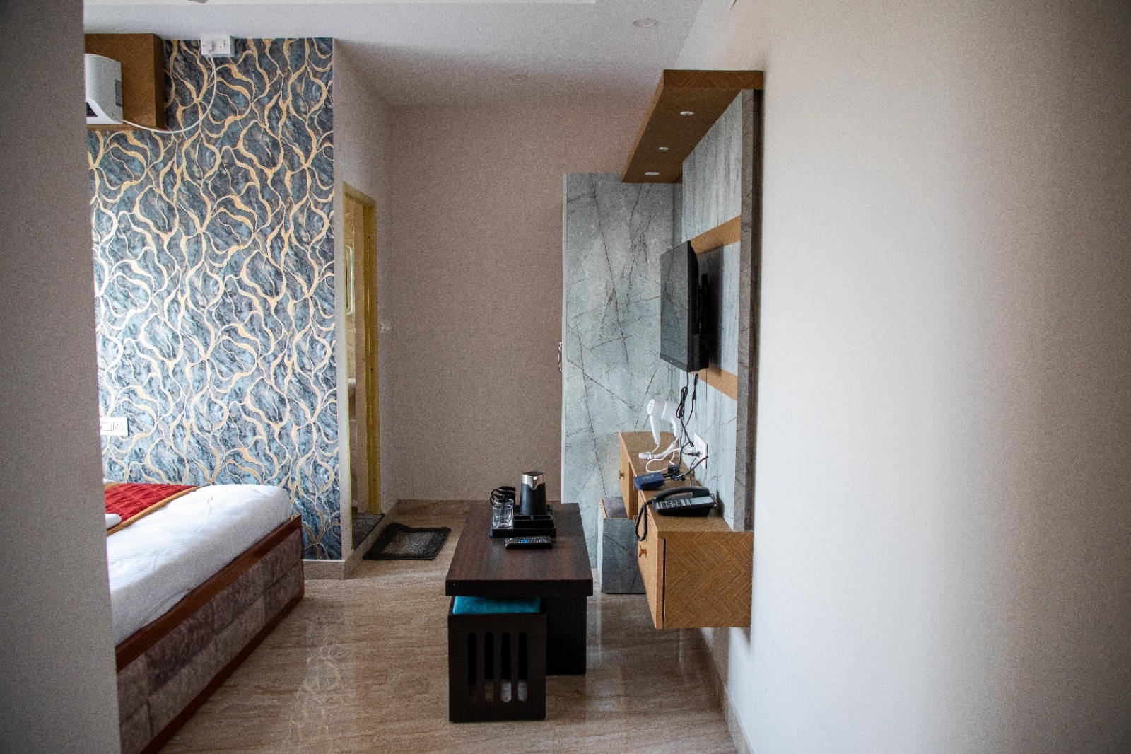 Serenity Stay Inn Electronic city - Tap to explore photos