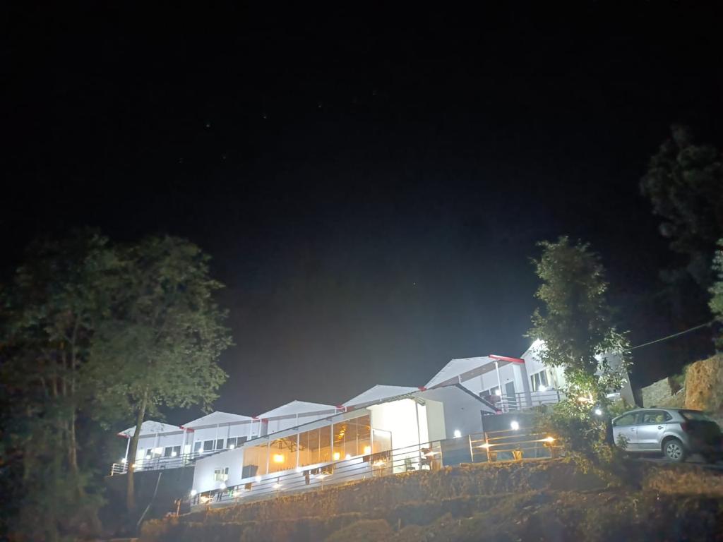 Shivas Trident Resort - Tap to explore photos