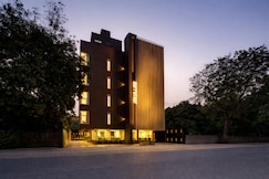 Hotel Carrefour, Gandhinagar