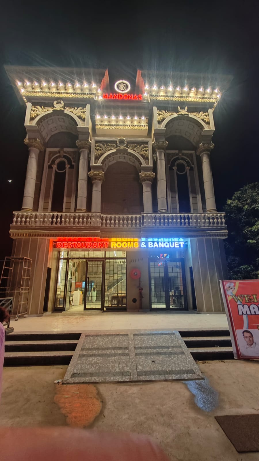 Mandonas hotel and Resturant - Tap to explore photos
