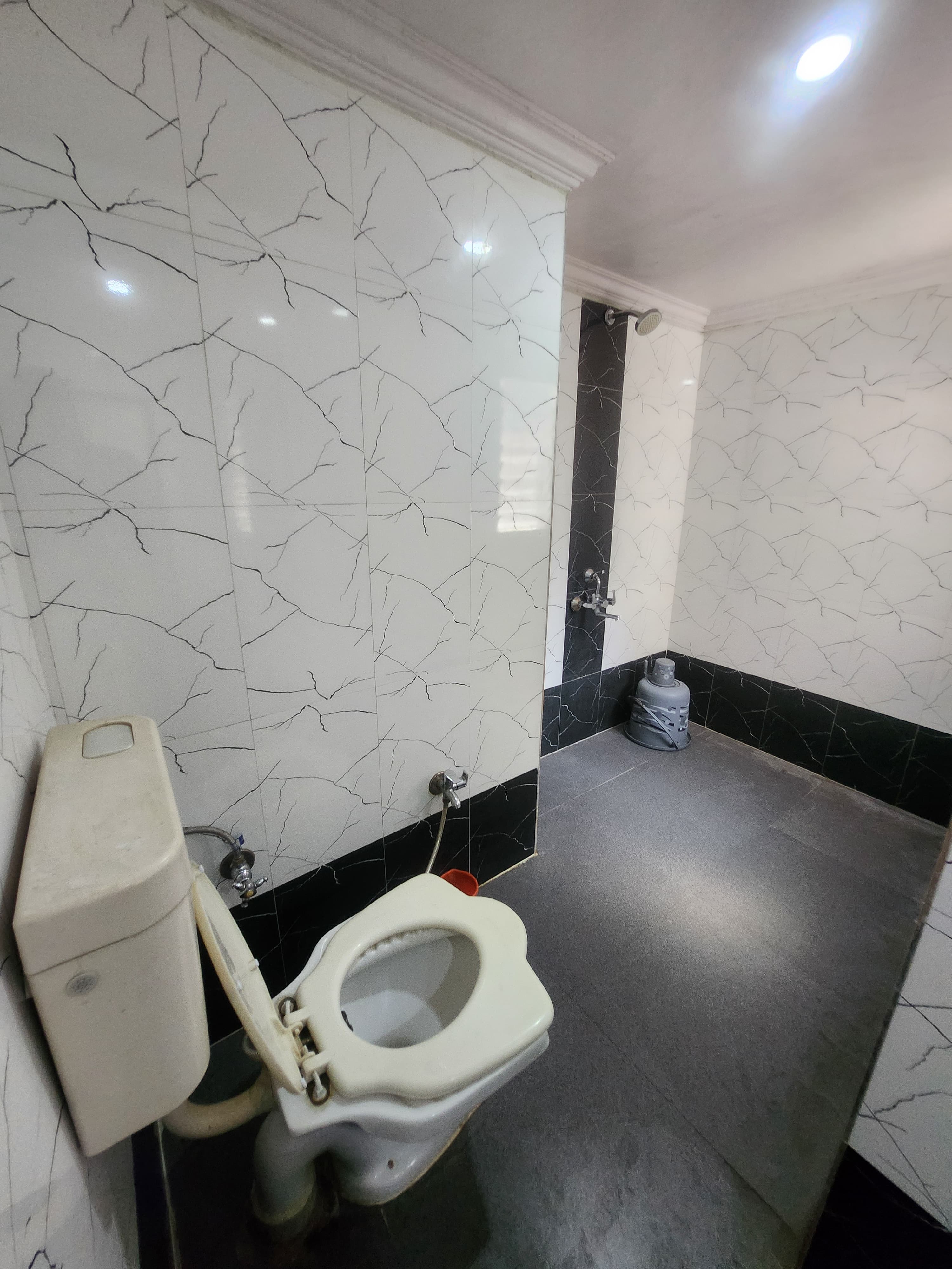Sai Anand Guest House - Tap to explore photos