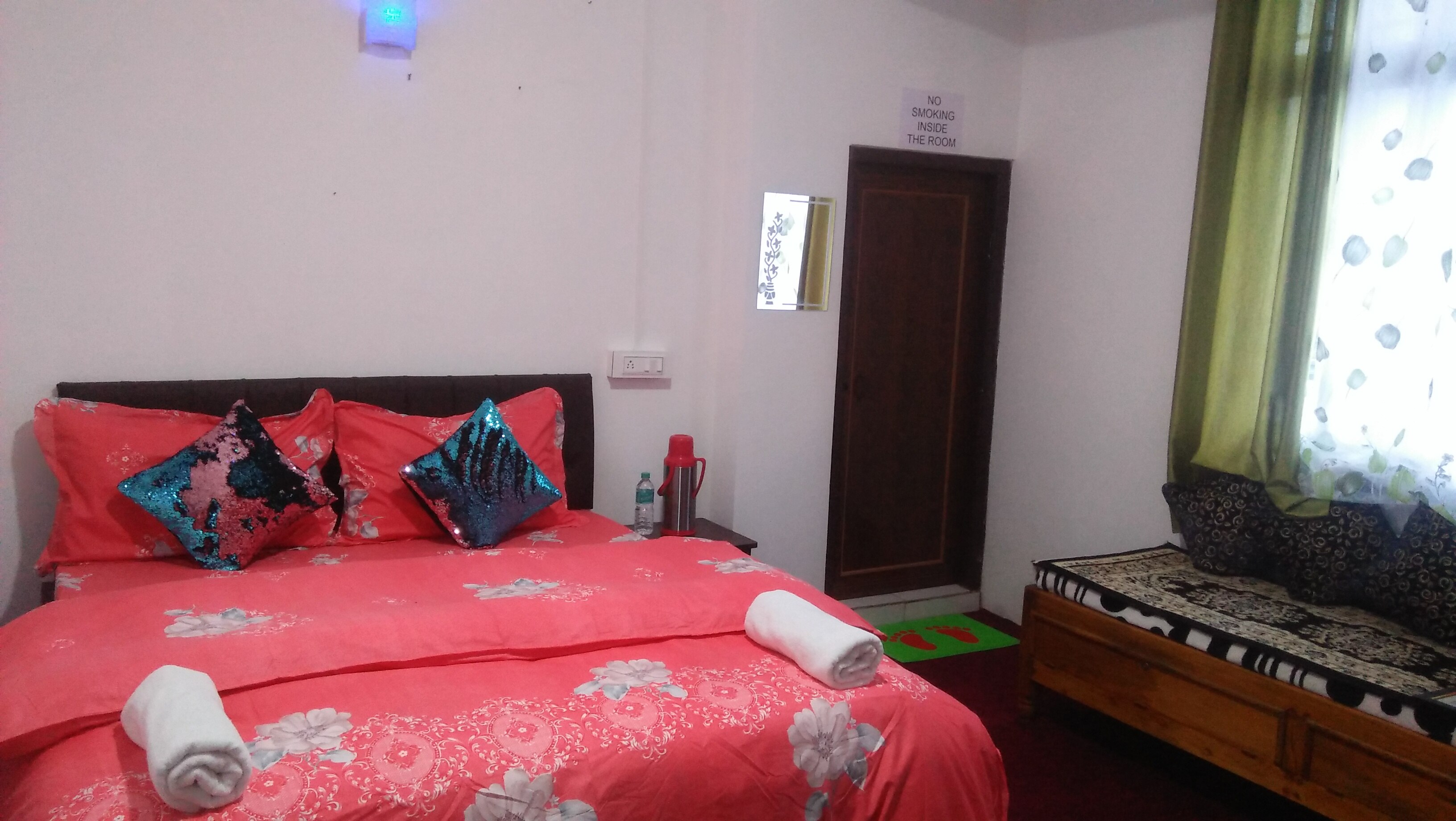 shalom inn homestay - Tap to explore photos