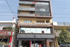 Hotel Satpura, Parasia