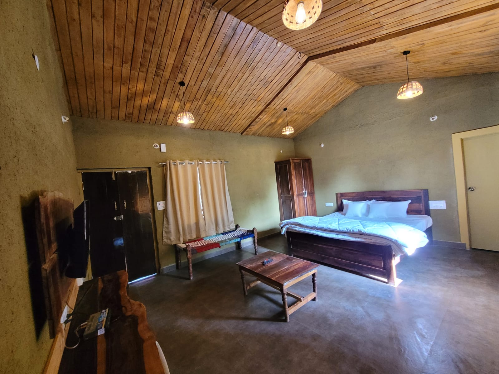 AARANY JUNGLE RESORT AND ADVENTURE - Tap to explore photos