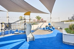 Luxury 1BR Holiday Home CB 1807 Near Downtown, Dubai