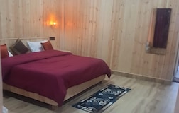 premuim pine Rooms