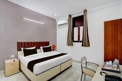 Super Townhouse Sector 13 Gurgaon, Gurgaon