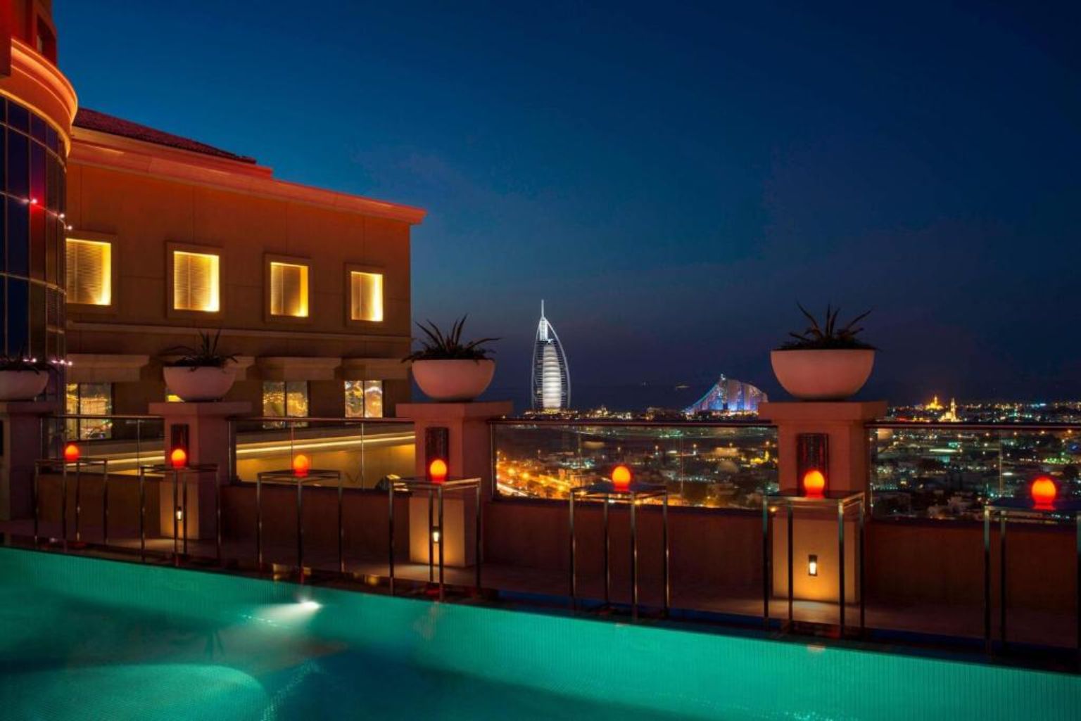 Sheraton Mall of the Emirates Hotel, Dubai - Tap to explore photos