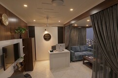 hotel prakriti inn, Chatarpur