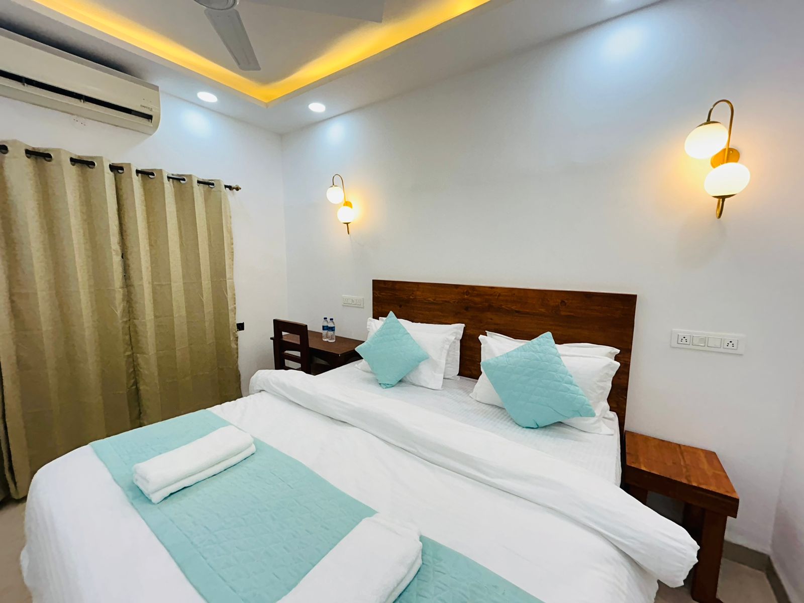 white Villa 3 Bhk in Sangolda Goa - Tap to explore photos