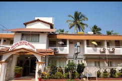Holiday Beach Resort in Candolim, Goa