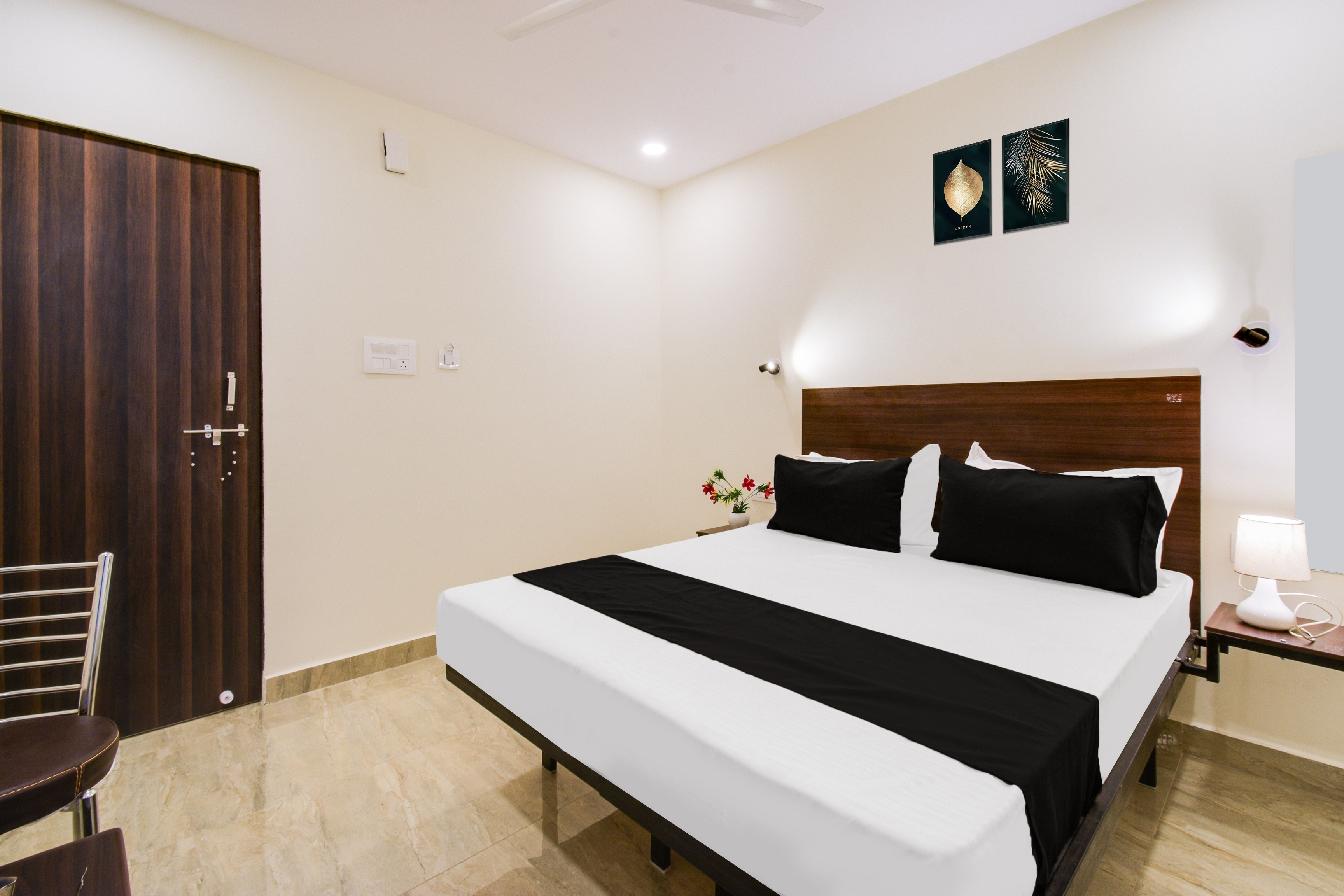 Hotel O Sri Saiyee Dwaraka Hotel - Tap to explore photos
