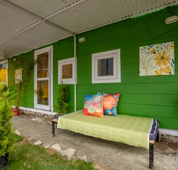 The emerald Family cottage