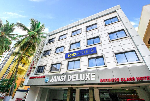 FabHotel Jansi Deluxe - Nr. Gandhipuram Bus stand