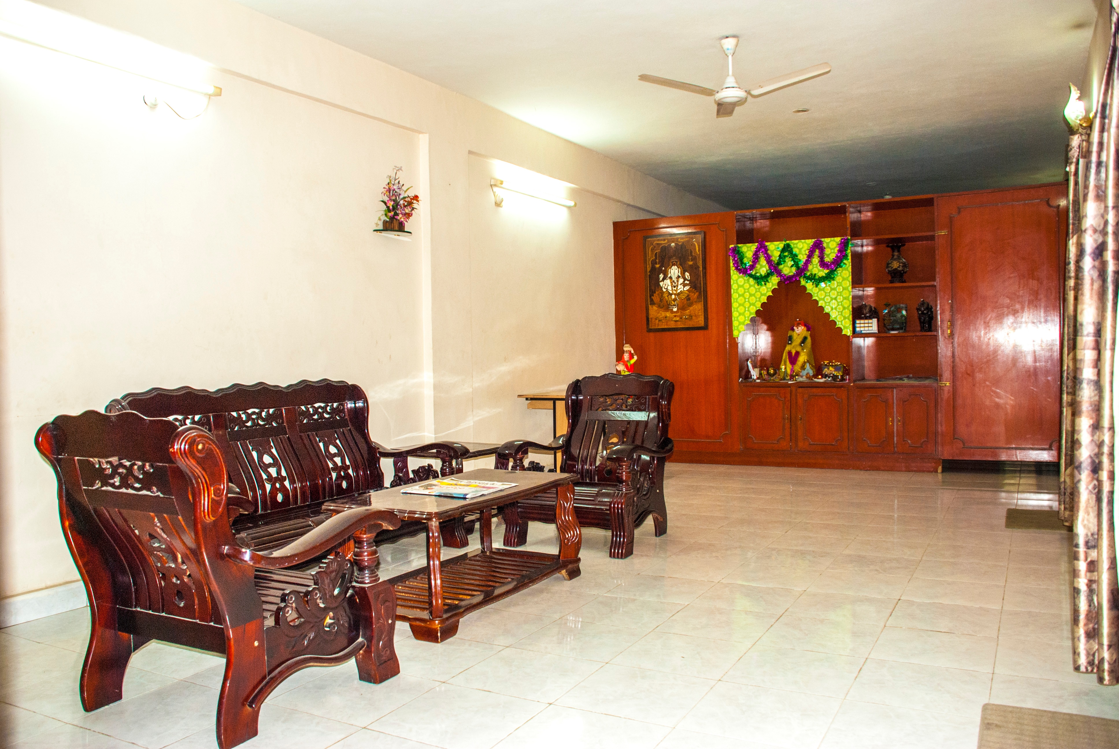 VCare Service Apartments | Rooms & Wi-Fi - Tap to explore photos