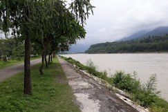 Hotel Uppal Plaza 5mins to triveni ghat, Rishikesh