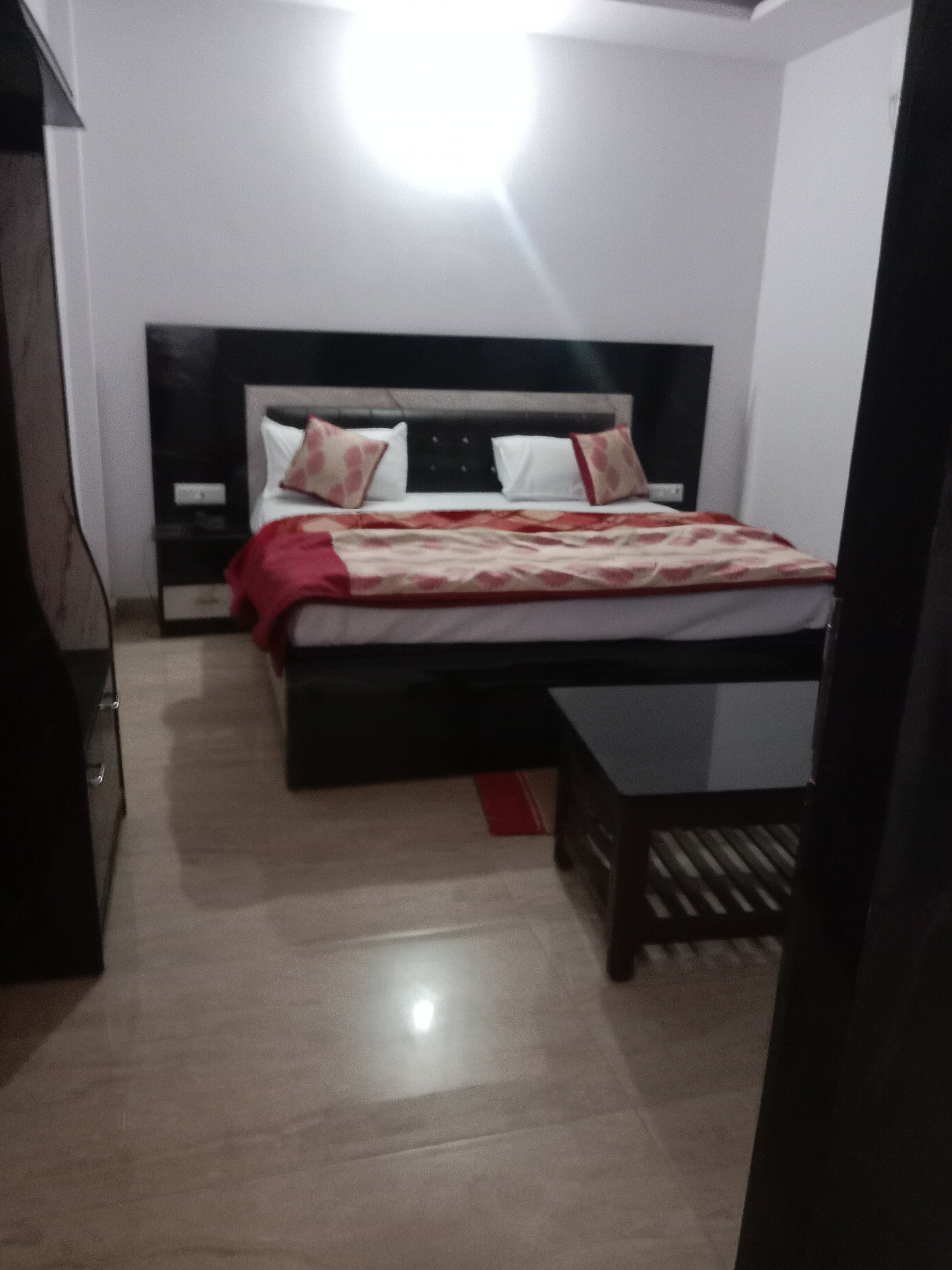Hotel Pratap continental - Tap to explore photos