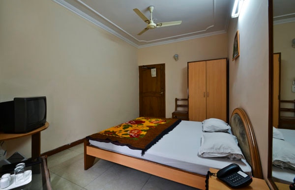 Hotel Rishi - Tap to explore photos