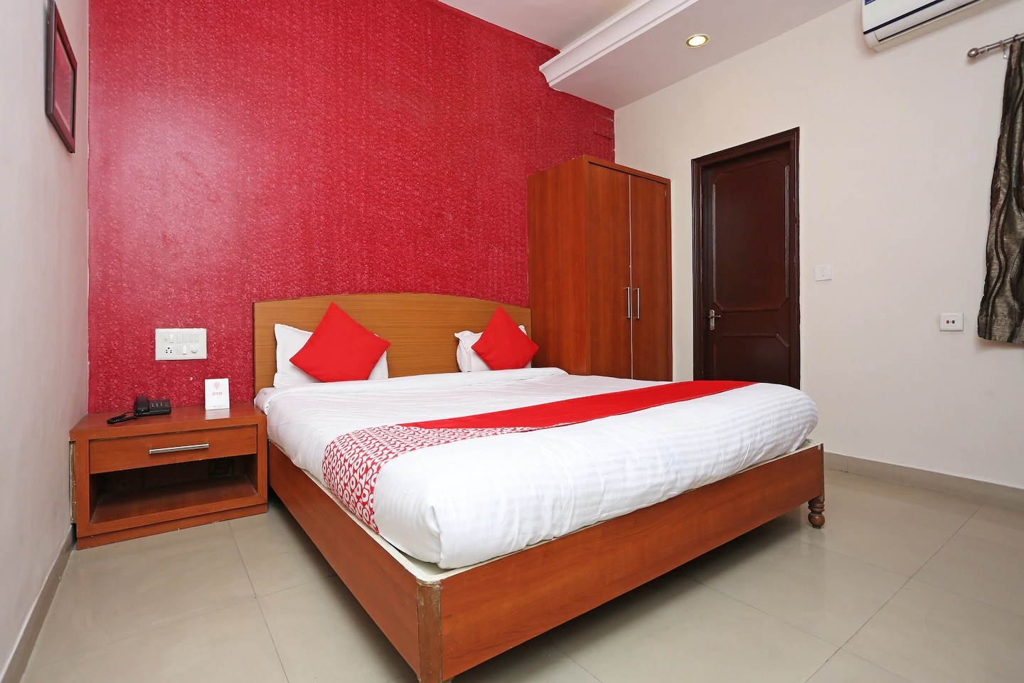 Hotel Muskan - Tap to explore photos