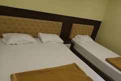 Vairavel Grand, Thiruchendur