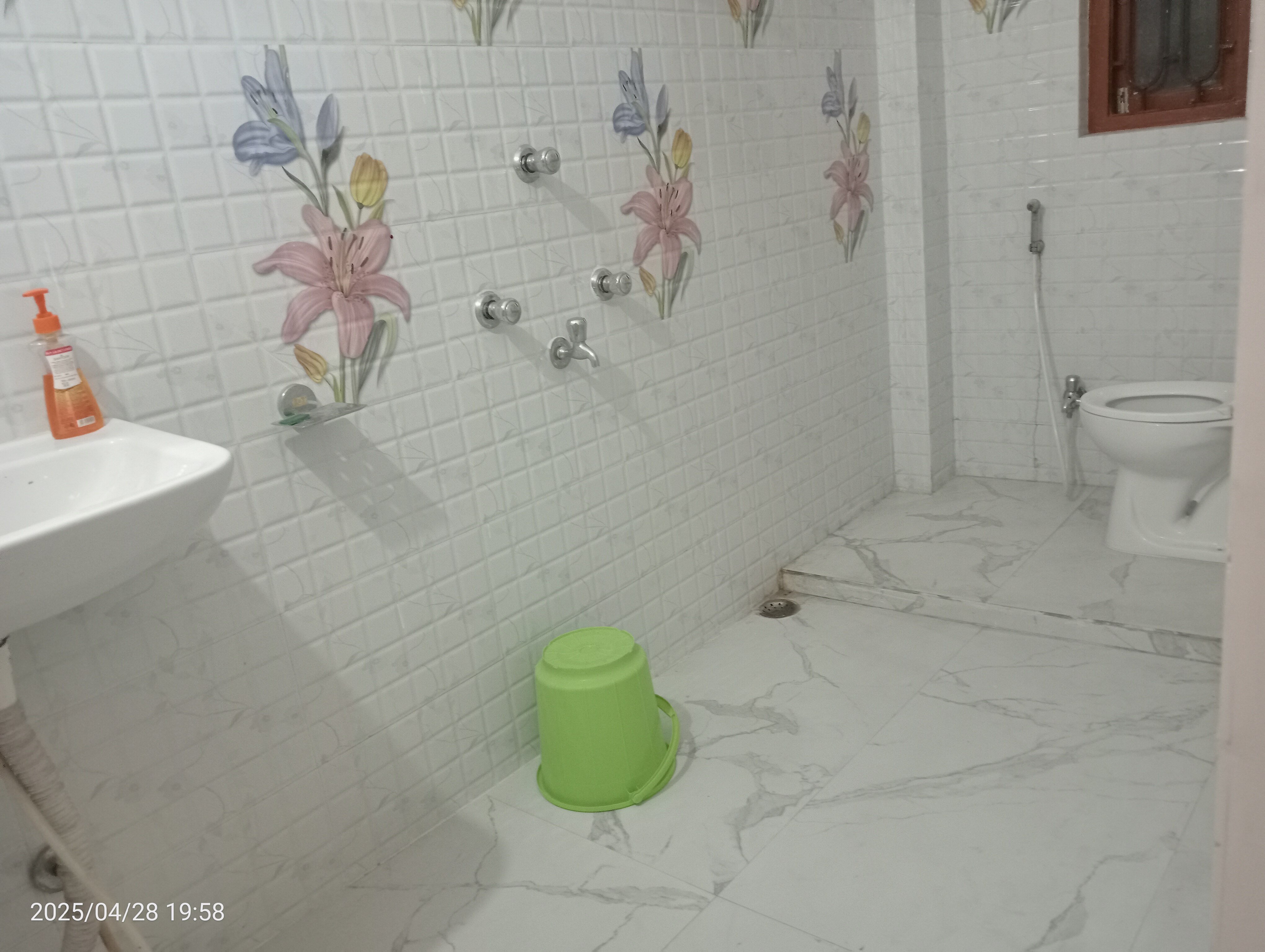 Hotel Vishwa Residency - Tap to explore photos