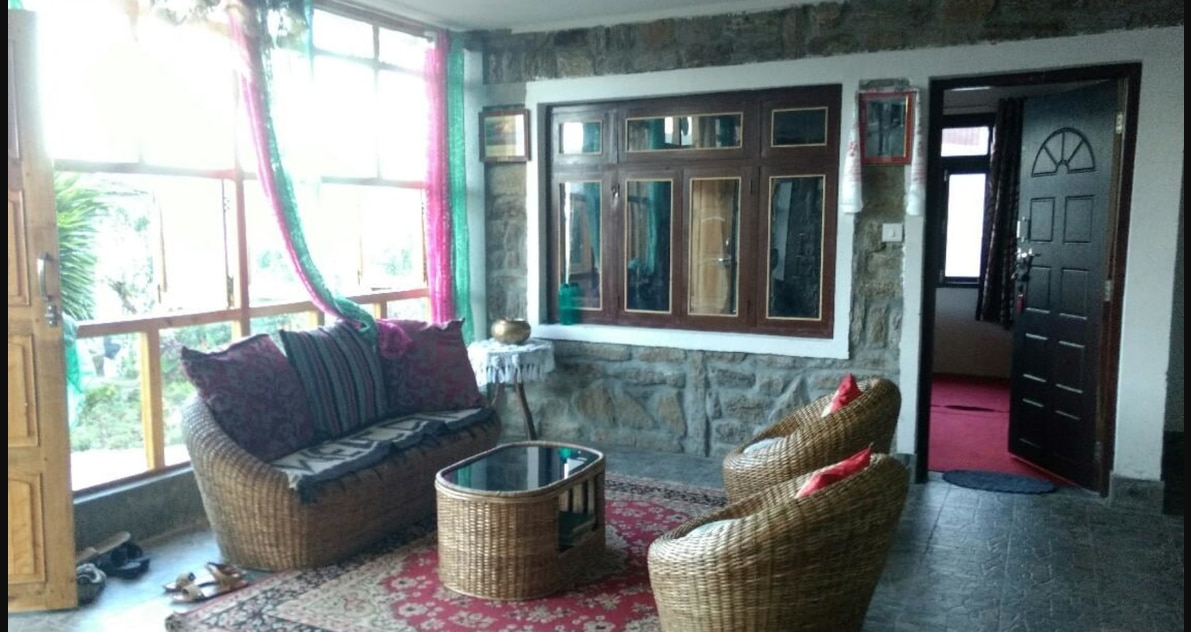 Royal homestay - Tap to explore photos