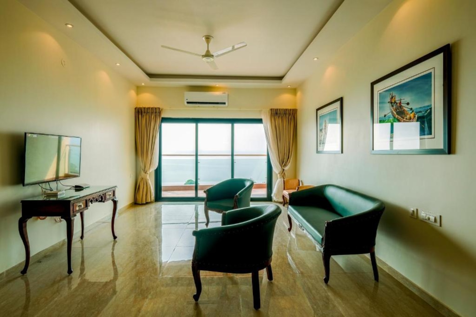 Beautiful Sea Facing 2BHK in the Heart of Goa - Tap to explore photos