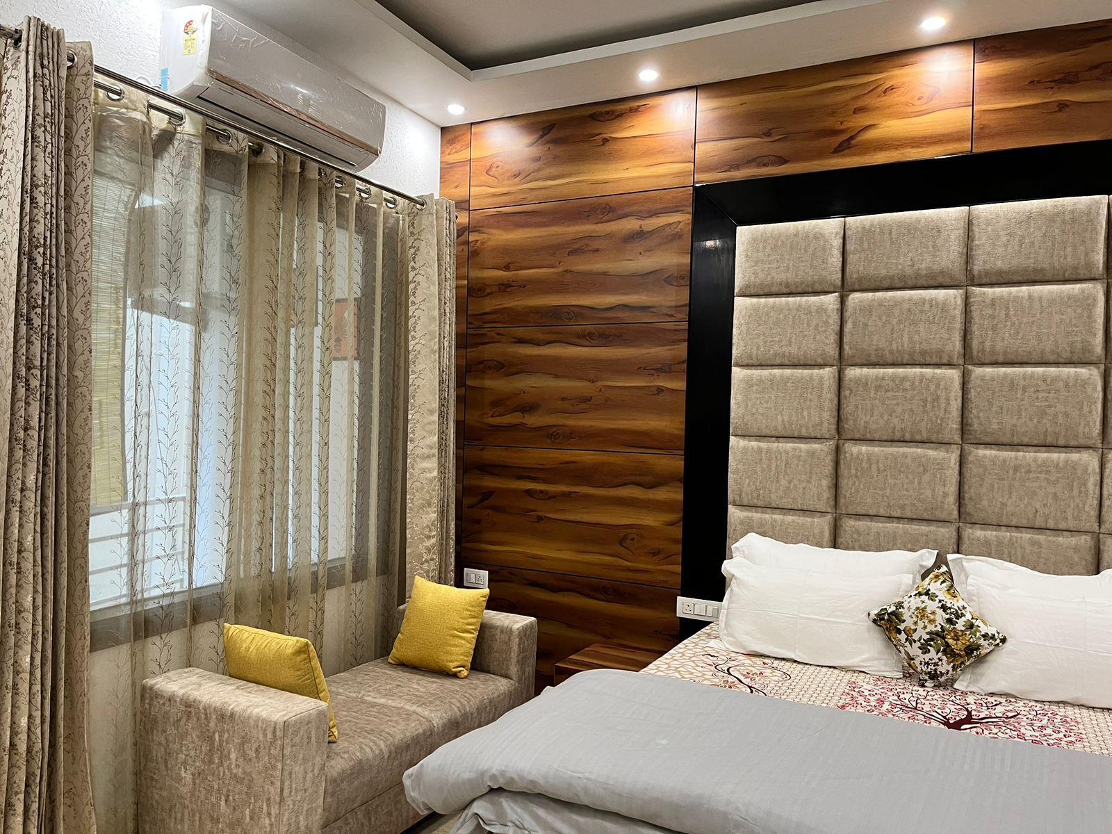 One Earth Homes Luxury 1BHK Apartment in Tapovan - Tap to explore photos