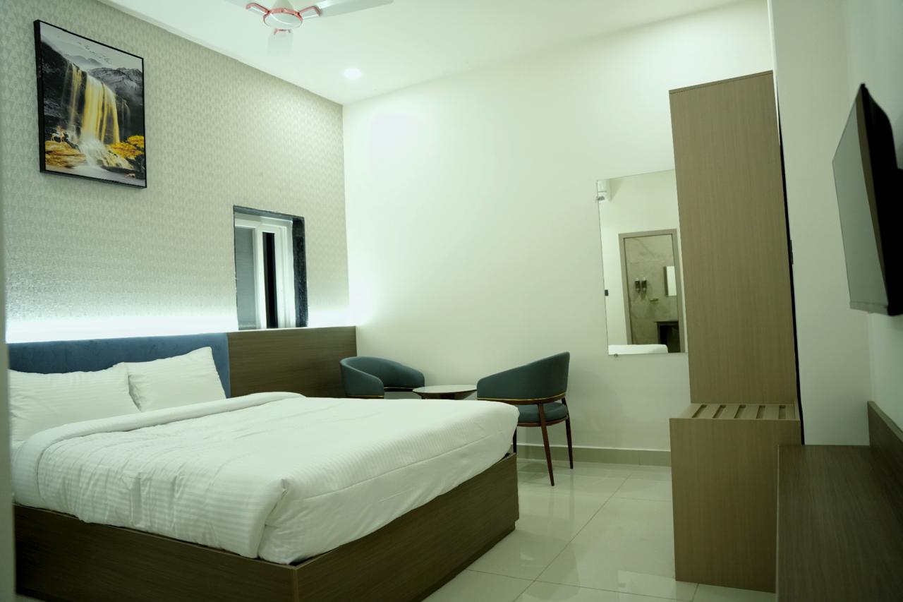 Hotel SUITES@N - Tap to explore photos