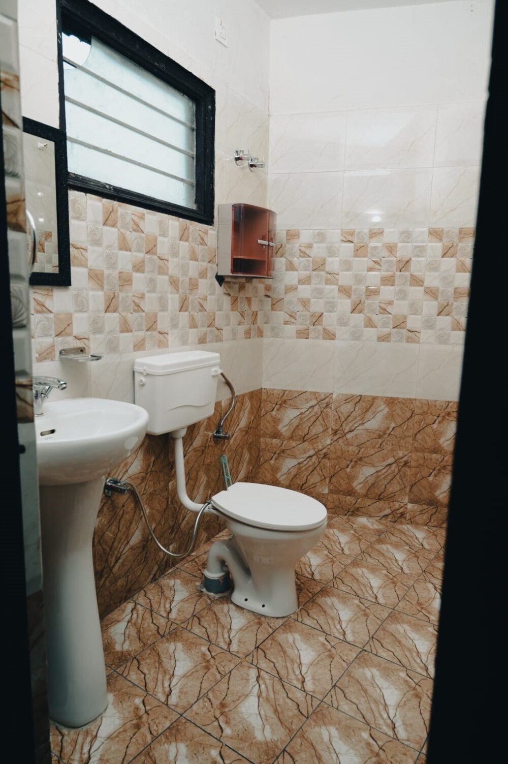 The Urbanite Apartments - Tap to explore photos