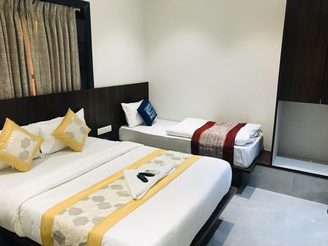 Executive Triple Room 1