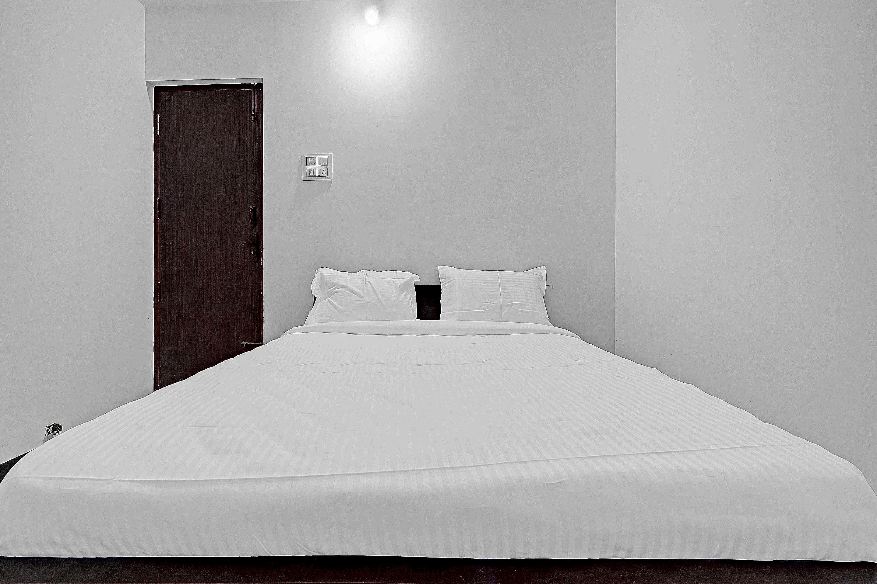 Hotel O ACS Inn - Tap to explore photos
