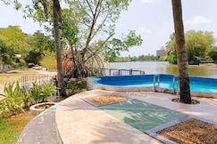 Mia Riaan Lake View Resort, Cochin