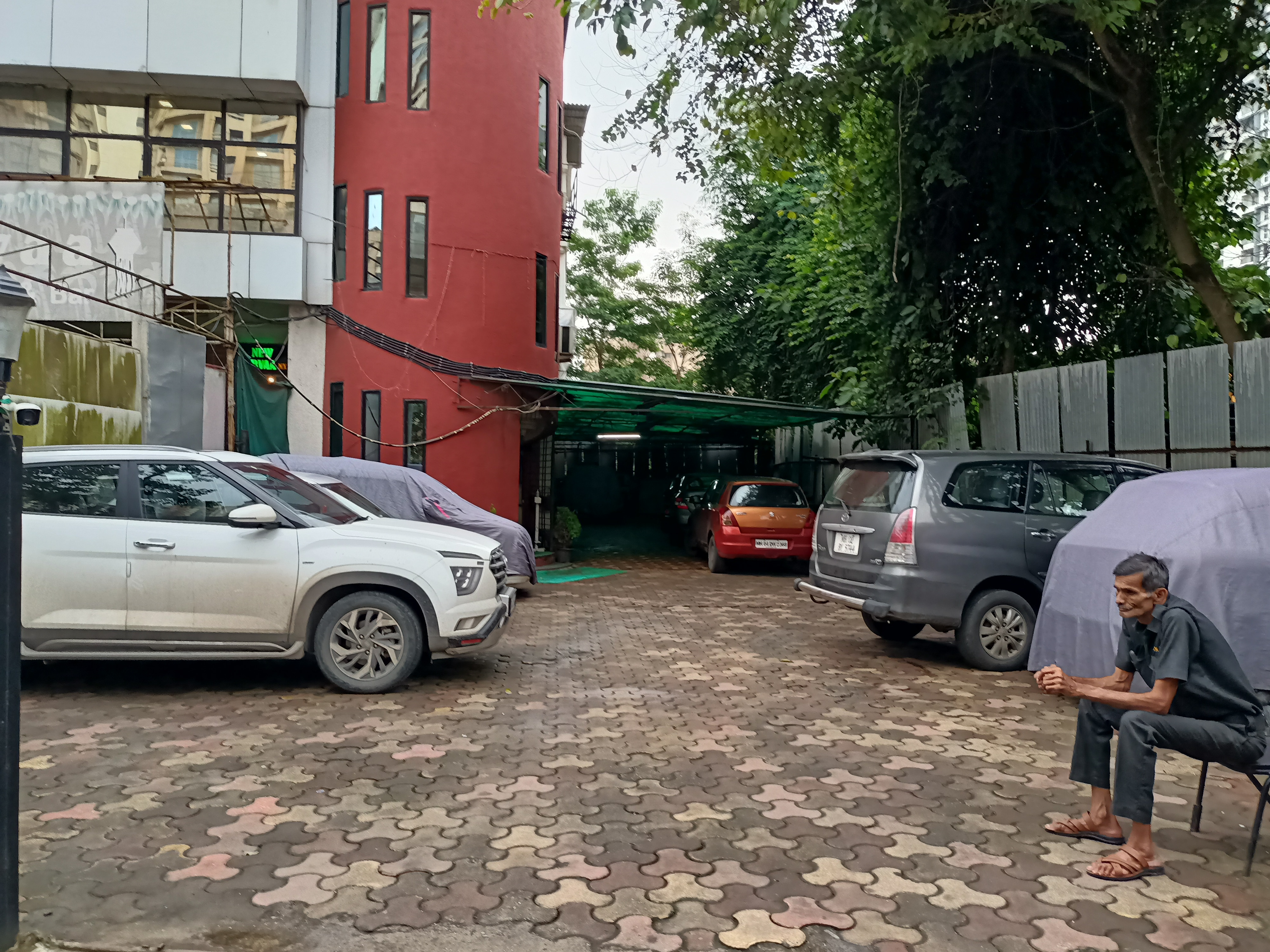 Jayesh Inn - Tap to explore photos
