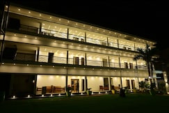 RAJ PALACE HOTEL AND RESORT, Bheri