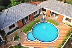 LA CASA ROYALE, Malvan
