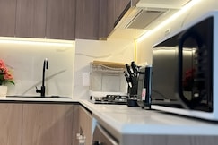 Luxury Laya Heights residence by Hogar Dubai, Dubai