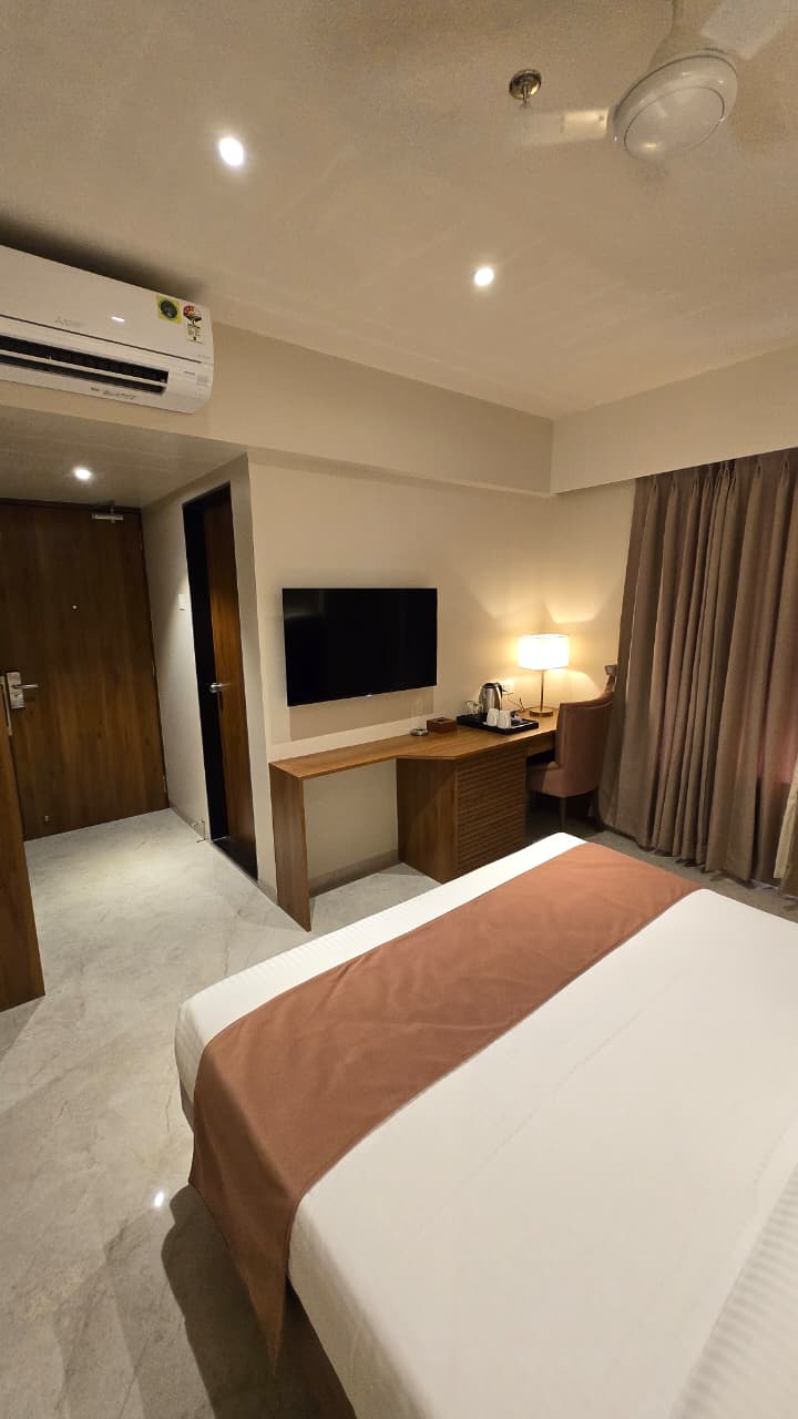 Deluxe Double Room 1