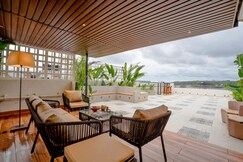 Mandovi Loft Sea Facing Penthouse with PvtTerrace, Goa