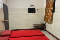 Maheswari Lodge, Vellore