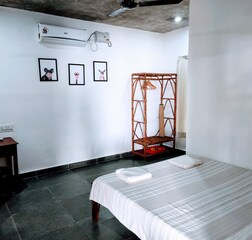 Nutshell, Serenity Beach - Room 1 (AC)